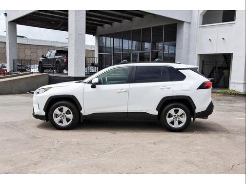 Super White 2019 Toyota RAV4 XLE