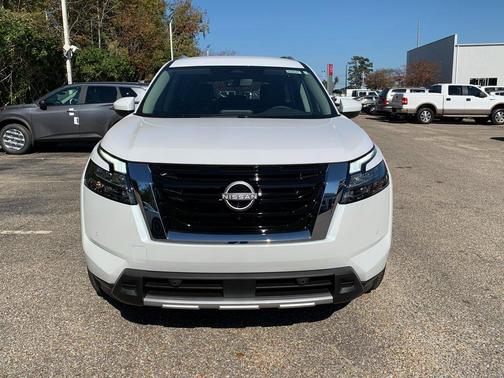 2025 Nissan Pathfinder SL FWD
