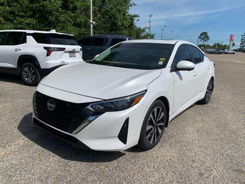 Aspen White Tricoat 2024 Nissan Sentra SV