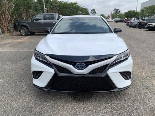 2019 Toyota Camry Hybrid SE