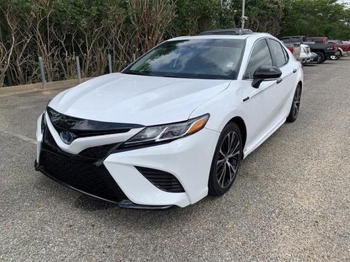 2019 Toyota Camry Hybrid SE