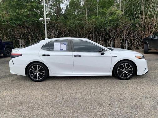 2019 Toyota Camry Hybrid SE