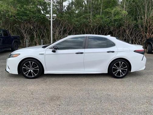 2019 Toyota Camry Hybrid SE