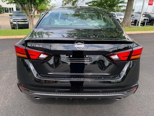 Super Black 2026 Nissan Altima 2.5 SV