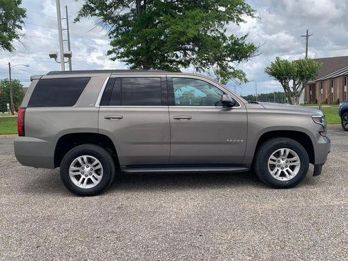 Pepperdust Metallic 2018 Chevrolet Tahoe LT