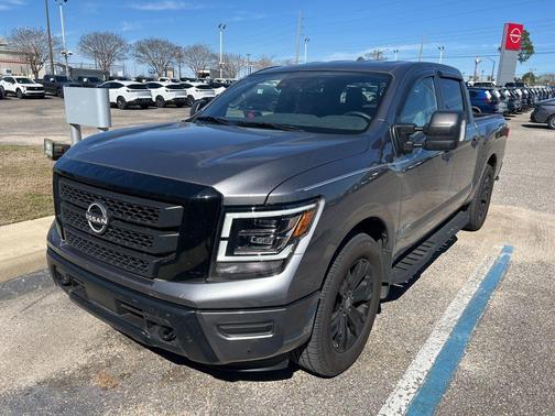 2024 Nissan Titan SV