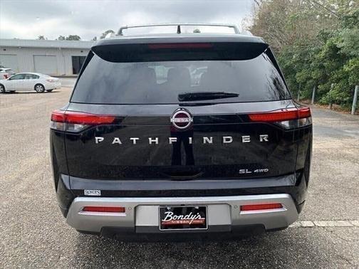 2024 Nissan Pathfinder SL 4WD