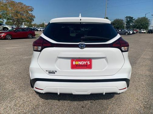 2021 Nissan Kicks S