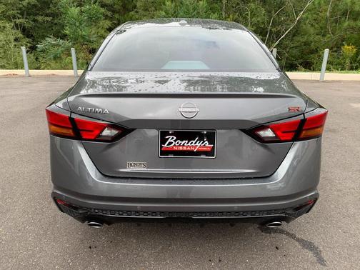 2025 Nissan Altima SR FWD