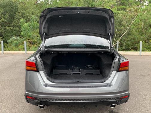 2025 Nissan Altima SR FWD