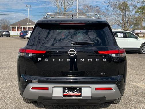 2025 Nissan Pathfinder SL FWD