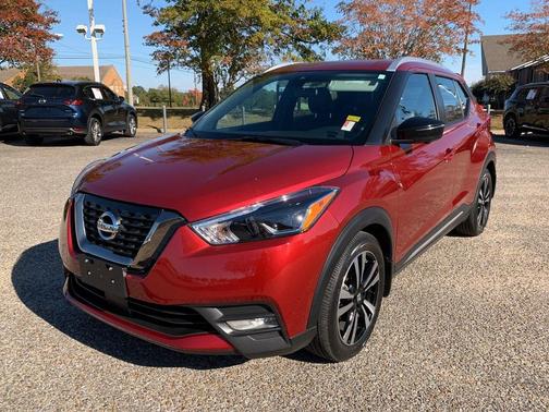 2020 Nissan Kicks SR