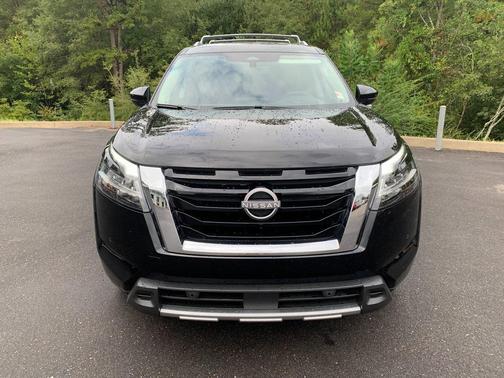 2024 Nissan Pathfinder Platinum FWD