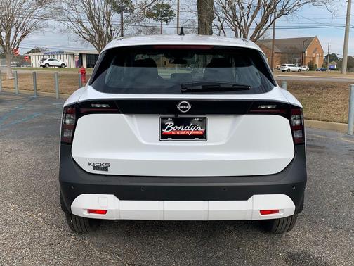 2026 Nissan Kicks S