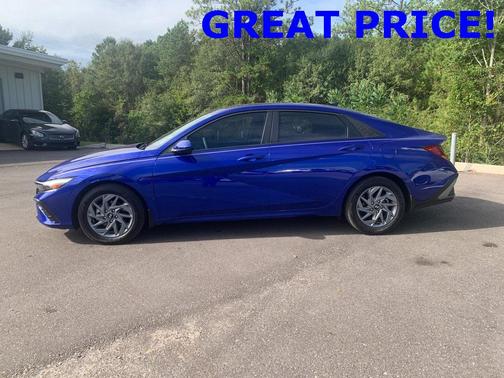 2024 Hyundai ELANTRA SEL