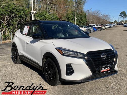 2022 Nissan Kicks SR