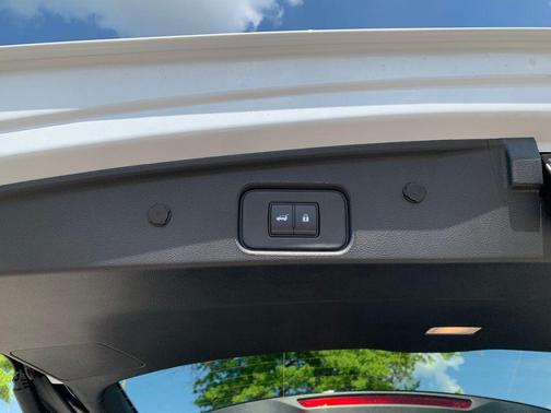 White 2026 Nissan Pathfinder Platinum