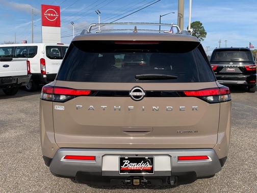 2024 Nissan Pathfinder Platinum FWD