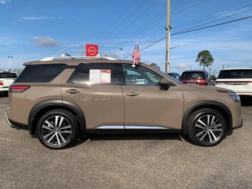 2024 Nissan Pathfinder Platinum FWD