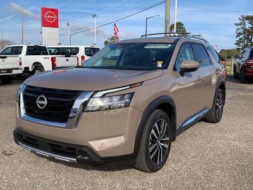 2024 Nissan Pathfinder Platinum FWD