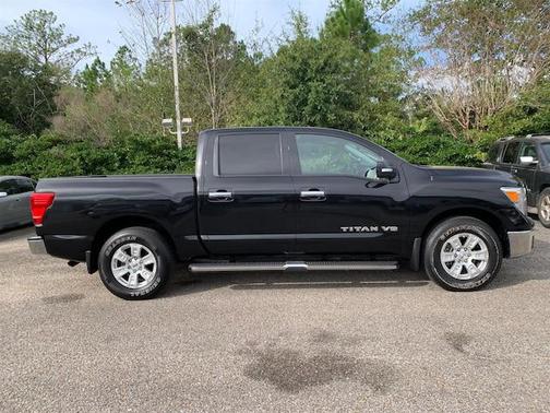 2019 Nissan Titan SV