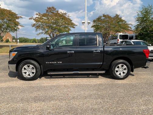 2019 Nissan Titan SV
