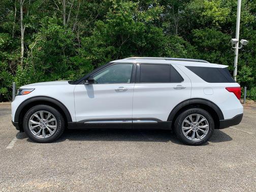 Oxford White 2023 Ford Explorer Limited