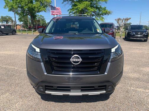 Gun Metallic 2023 Nissan Pathfinder SL FWD