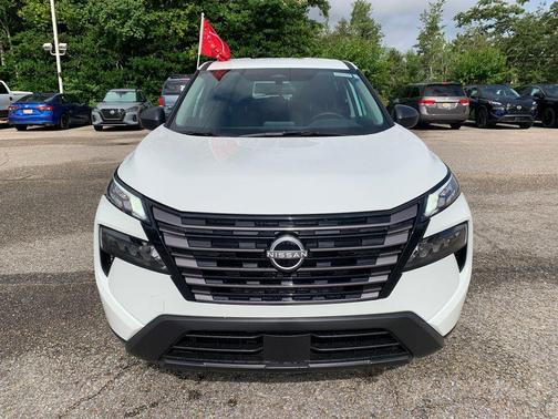 Glacier White 2026 Nissan Rogue S