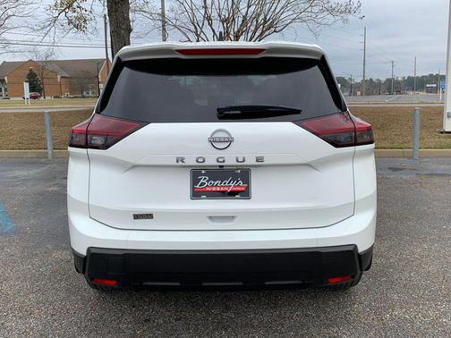 Glacier White 2026 Nissan Rogue S