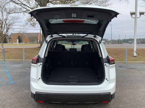 Glacier White 2026 Nissan Rogue S