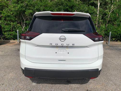 Glacier White 2026 Nissan Rogue S