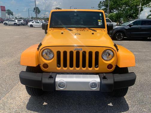 Dozer 2012 Jeep Wrangler Unlimited Sahara