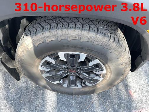 2024 Nissan Frontier PRO-X