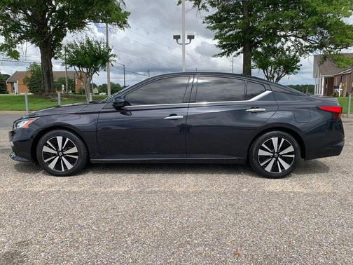 Blue Metallic 2019 Nissan Altima 2.5 SL
