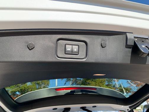 2025 Nissan Pathfinder SL FWD