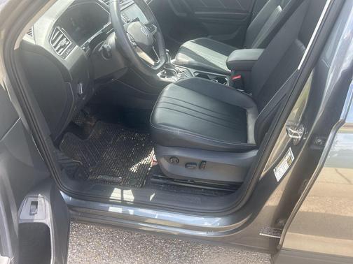 Gray 2024 Volkswagen Tiguan 2.0T SE