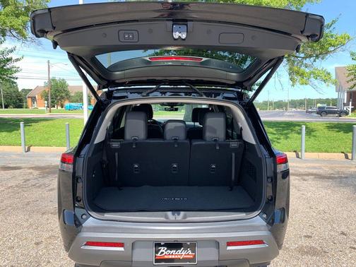 Super Black 2026 Nissan Pathfinder SL