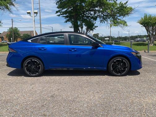 Bluestone Pearl/Super Blk 2026 Nissan Sentra SR