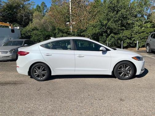 Photo 2 of 20 of 2018 Hyundai Elantra SEL