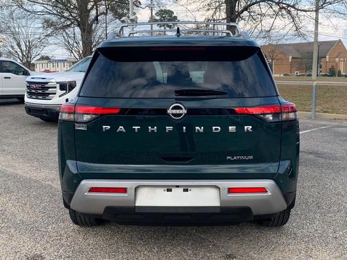 2024 Nissan Pathfinder Platinum FWD