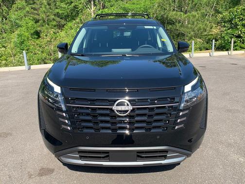 Super Black 2026 Nissan Pathfinder SL