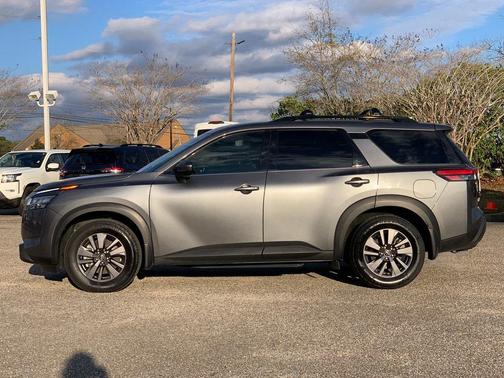 2022 Nissan Pathfinder SV 2WD