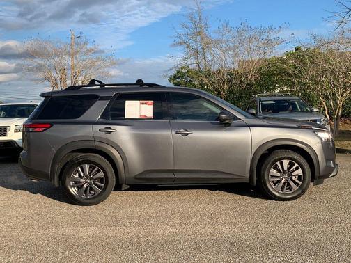 2022 Nissan Pathfinder SV 2WD