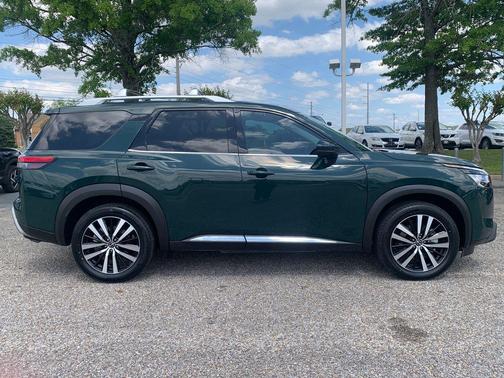 Obsidian Green Pearl 2023 Nissan Pathfinder Platinum 4WD