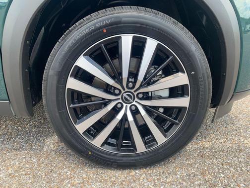 Obsidian Green Pearl 2023 Nissan Pathfinder Platinum 4WD