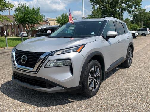 Brilliant Silver Metallic 2021 Nissan Rogue SV