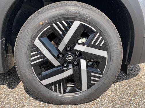 Gun Metallic 2026 Nissan Kicks SV