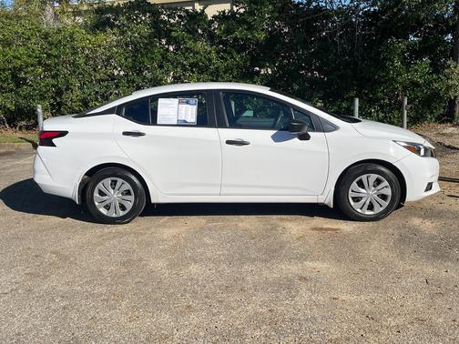 2021 Nissan Versa 1.6 S