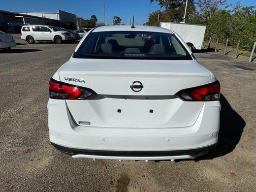 2021 Nissan Versa 1.6 S